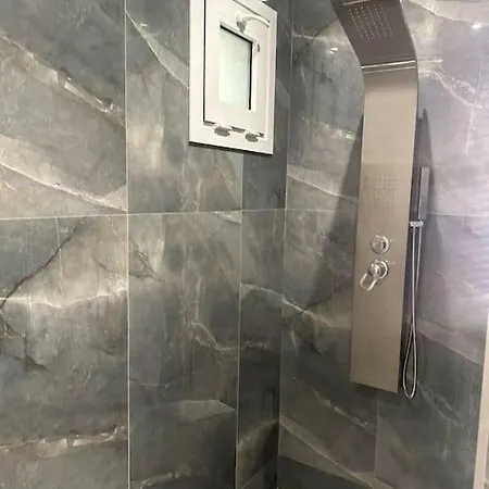 Eclectic Near Downtown הרקליון
