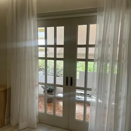 Eclectic Near Downtown דירה